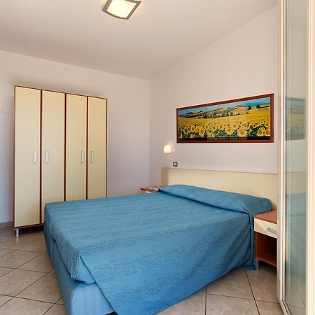 Residence Il Girasole 1 Alba Adriatica Exterior photo