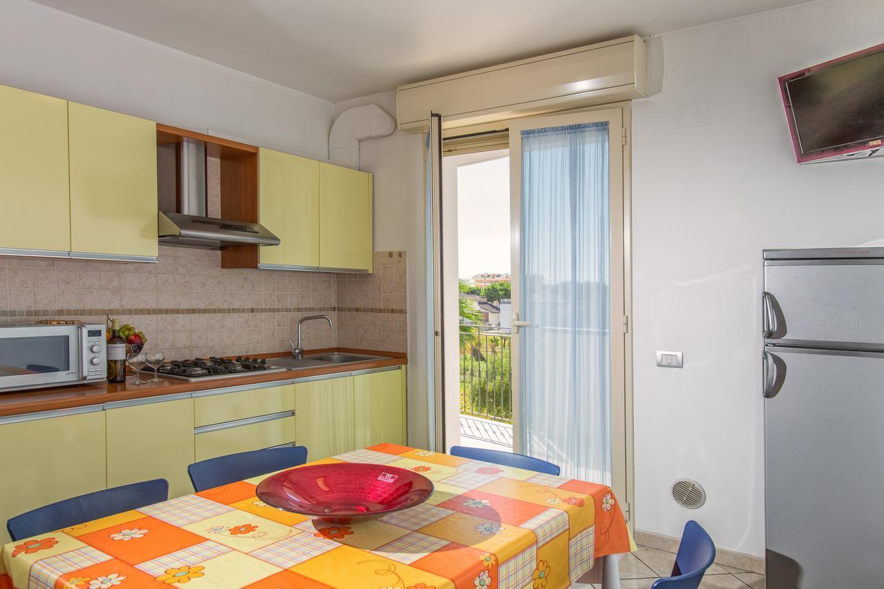 Residence Il Girasole 1 Alba Adriatica Exterior photo